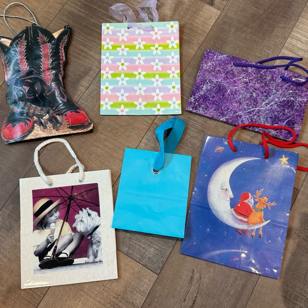 Bundle of 20 Birthday Christmas‎ Baby Floral Cowboy Gift Bags Hallmark Crystal - Picture 2 of 10